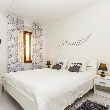 Adriatic Pearl Arena アパート プーラ